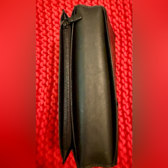 EUC - Louis Vuitton preowned Brazza Black Wallet - Picture 3 of 6